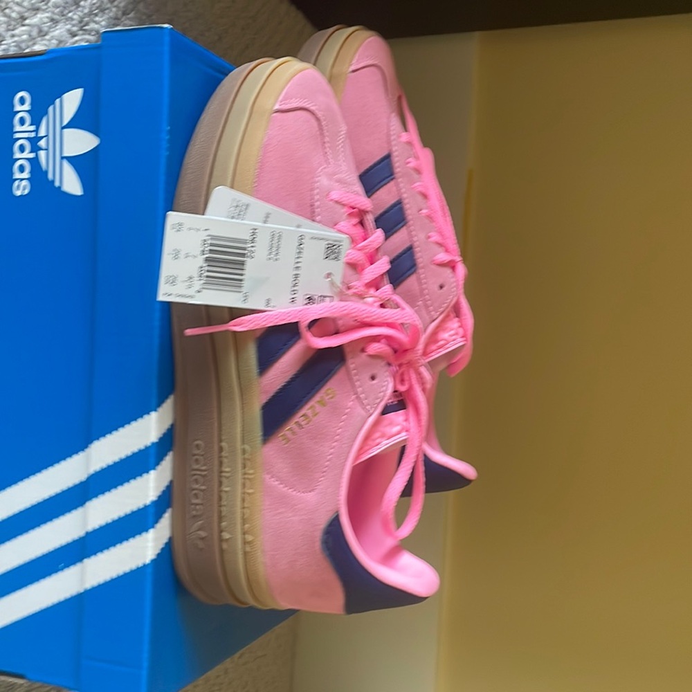 Adidas Gazelle Bold Women’s 8.5 - New-Never Worn